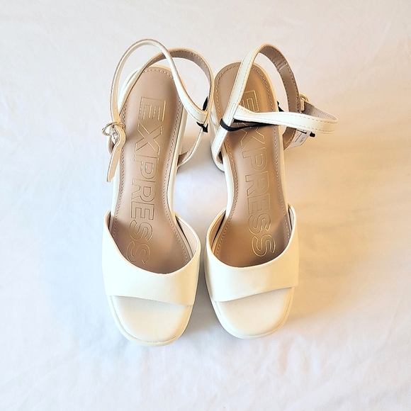 Women's Platform Shoes - Picture 2 of 3